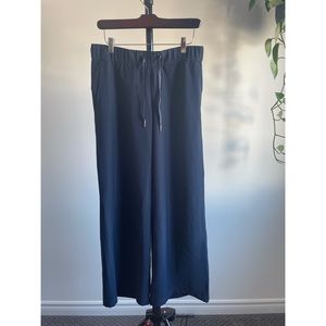 Flattering, Stylish Lululemon Wide Leg Pants. Navy, Versatile Pants. NWT. Size 8